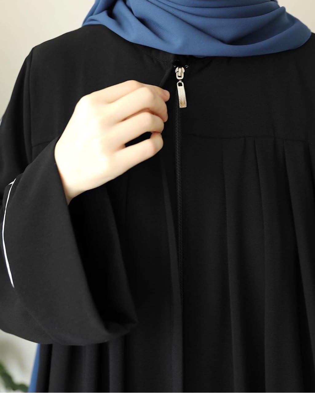 BLACK ABAYA WITH STROLLER
