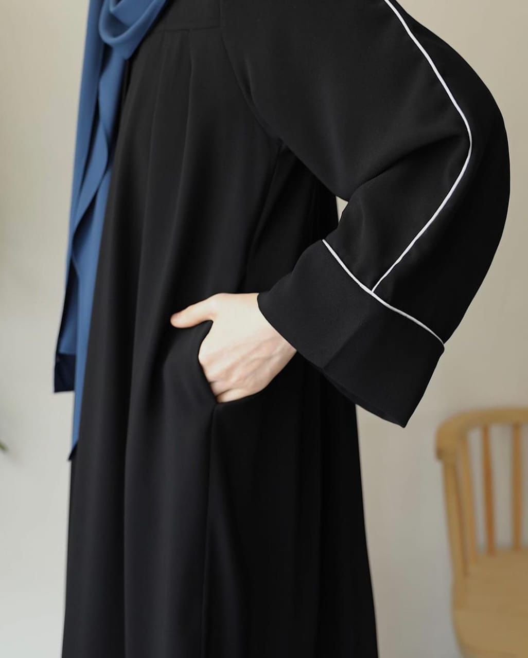 BLACK ABAYA WITH STROLLER