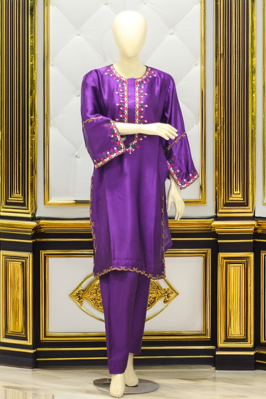 Border line’s silk 2 piece dress 👗