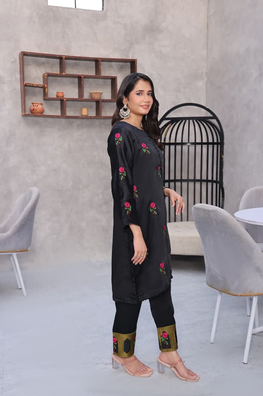Black rose 🌹 2 piece dress